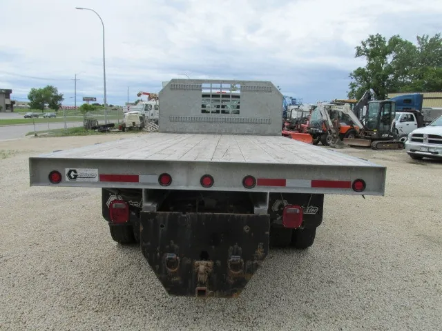 Ford Super Duty F-550 2023 photo 4