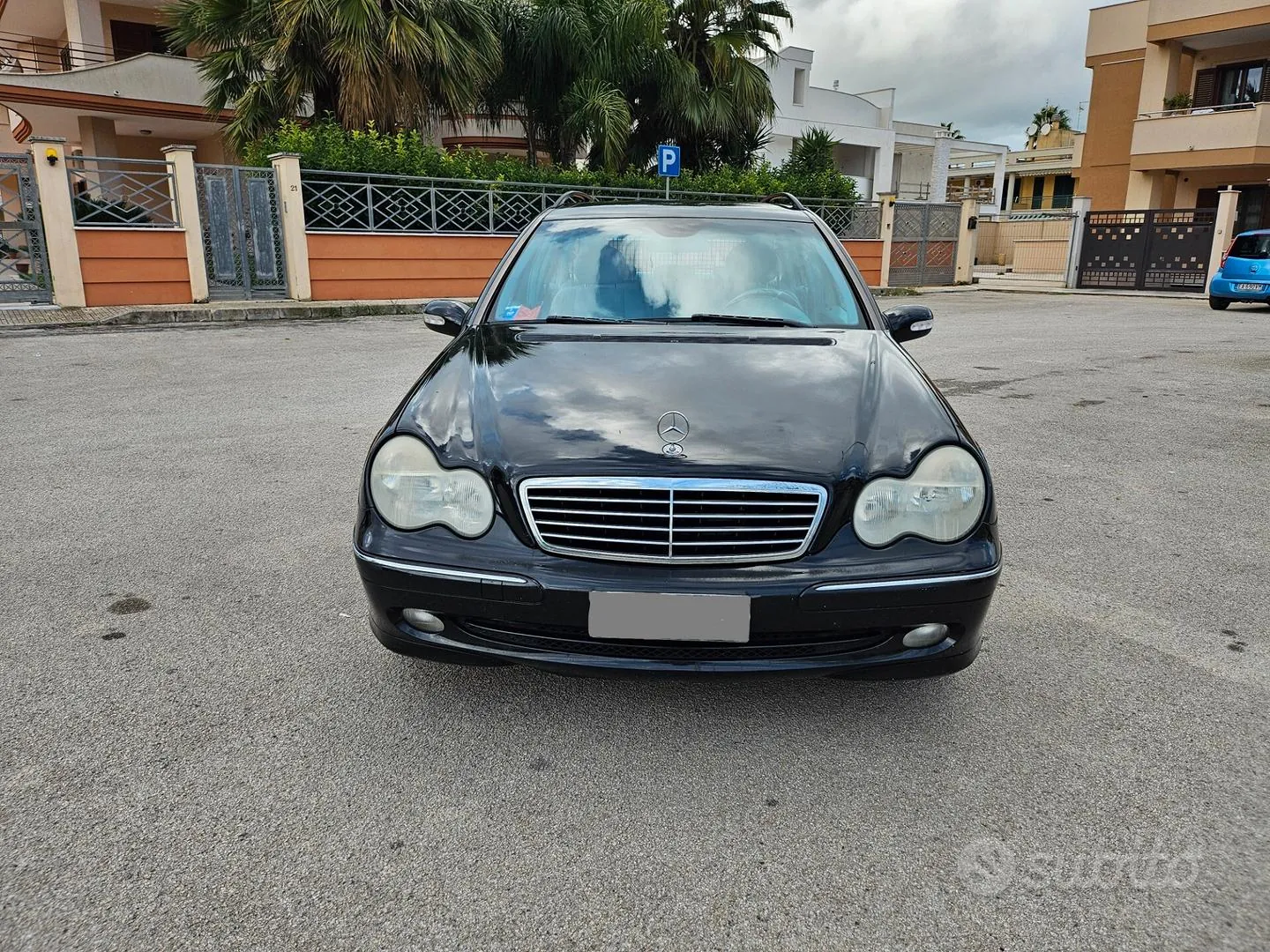 Mercedes-Benz C-Class 2004 photo 2