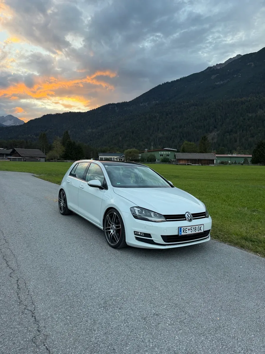 Volkswagen Golf 2012 photo 3