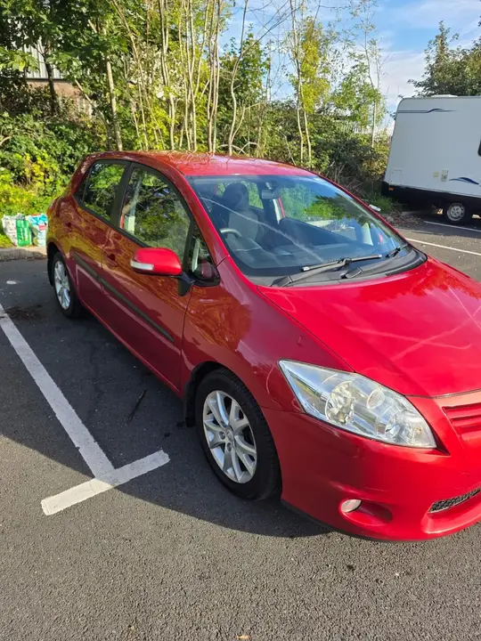 Toyota Auris 2012 photo 2