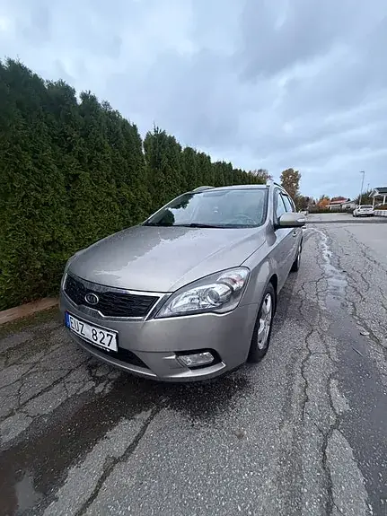 Kia Ceed 2010 photo 2