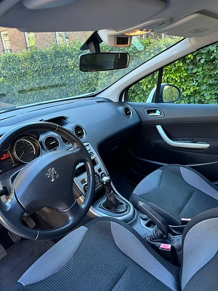 Peugeot 308 2010 photo 2