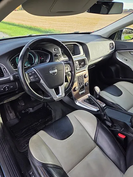 Volvo V40 Cross Country 2013 photo 4