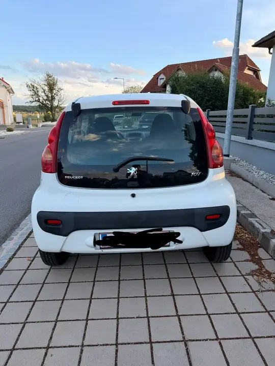 Peugeot 107 2010 photo 3