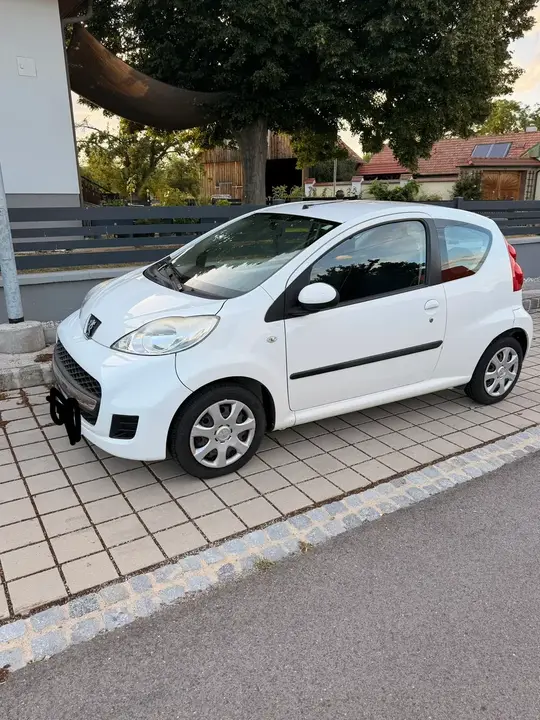 Peugeot 107 2010 photo 2