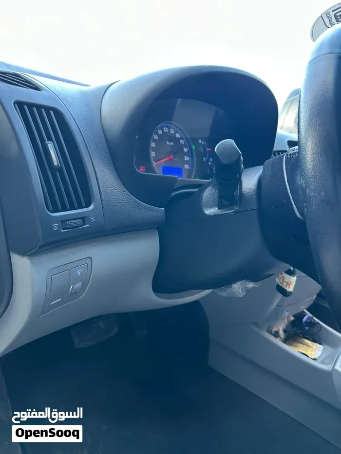Hyundai Avante 2008 photo 2
