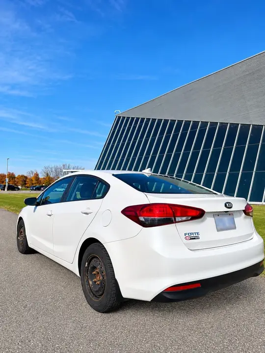 Kia Forte 2017 photo 3