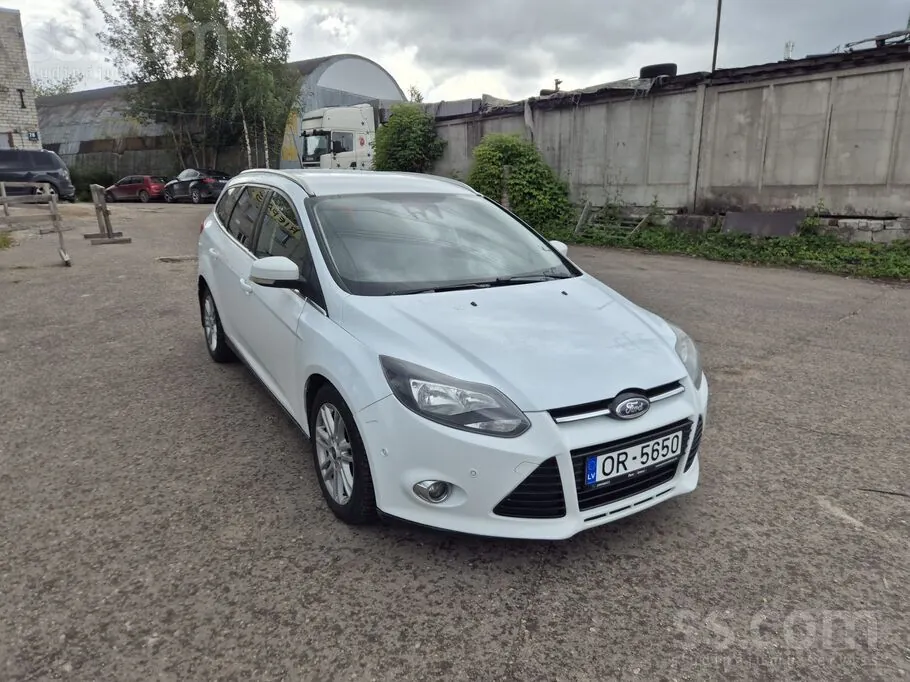 Ford Focus 2014 photo 2