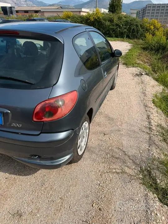 Peugeot 206 2005 photo 4