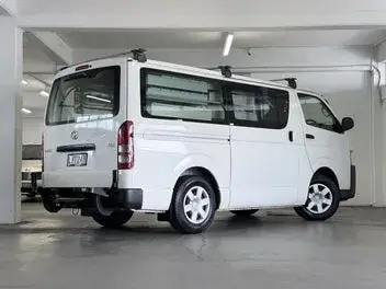 Toyota Hiace 2019 photo 4