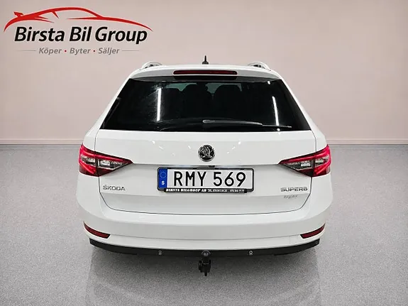 Skoda Superb 2018 photo 4