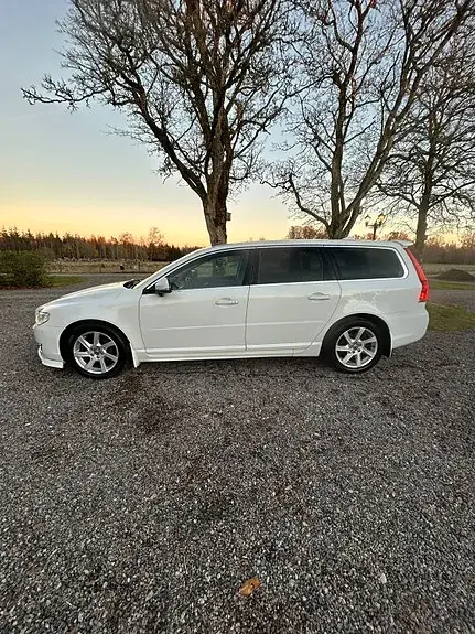 Volvo V70 2015 photo 3
