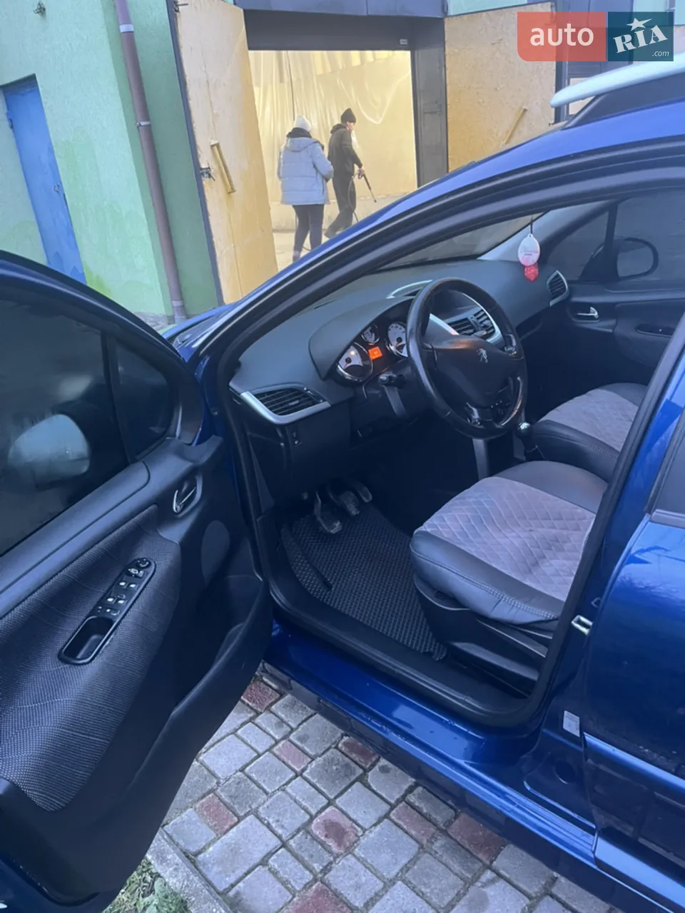 Peugeot 207 2008 photo 5