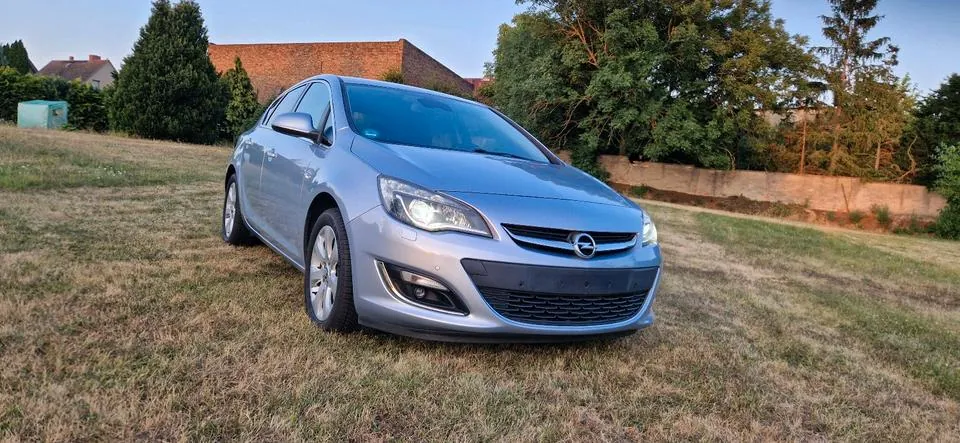 Opel Astra J