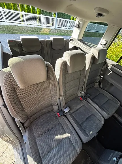 Volkswagen Touran 2011 photo 4