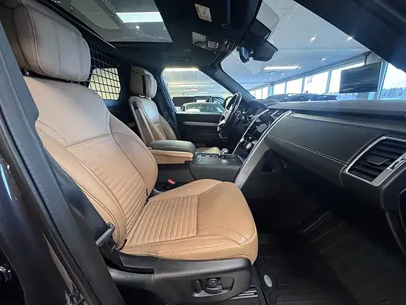 Land Rover Discovery 2022 photo 2