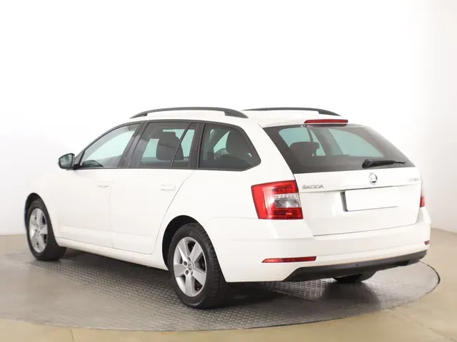Skoda Octavia Combi 2019 photo 3