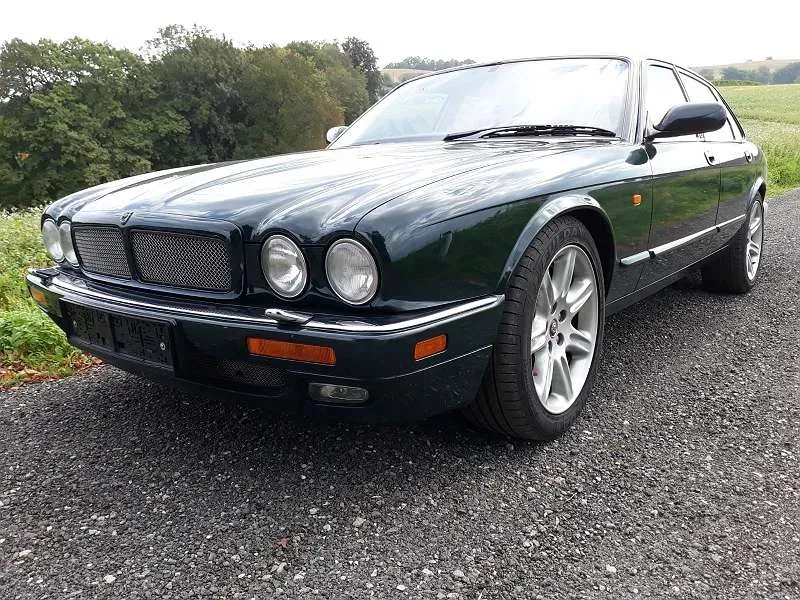 Jaguar Xjr
