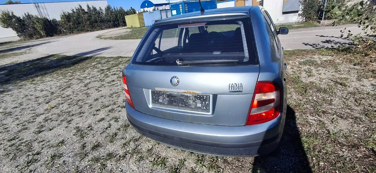 Skoda Fabia 2005 photo 3