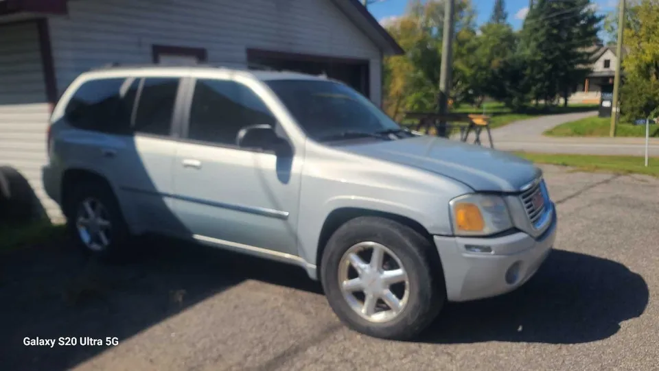 GMC Envoy 2008 photo 2
