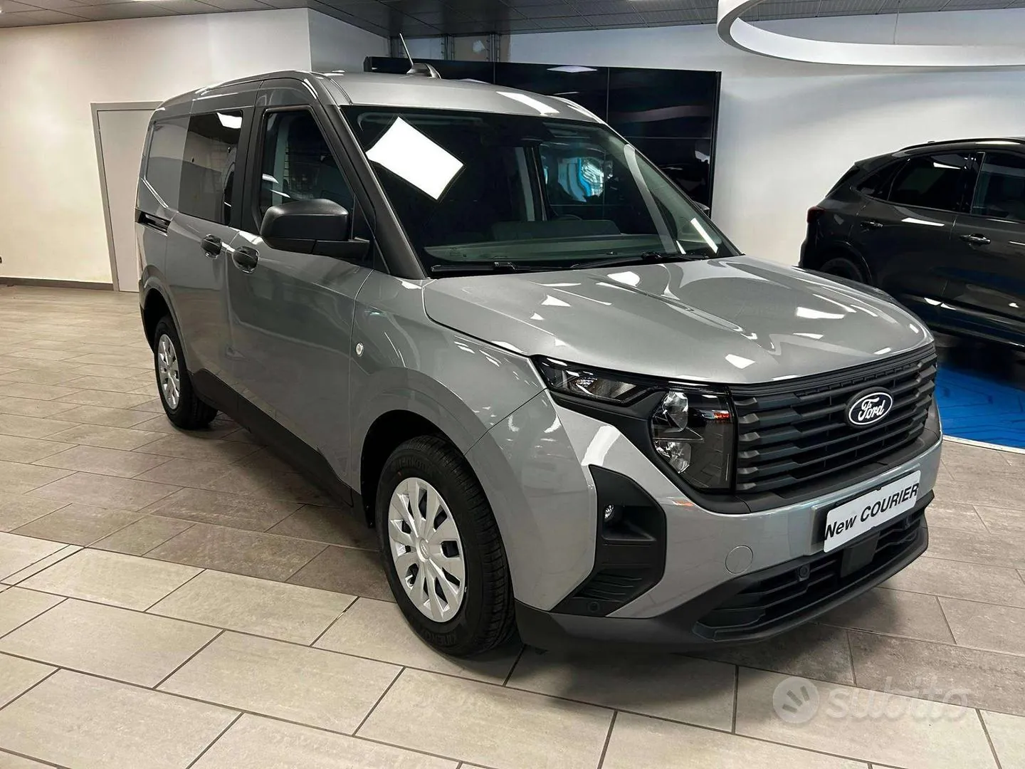 Ford Transit Courier 2023 photo 2