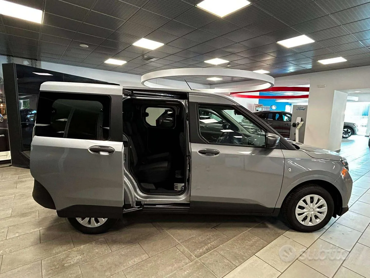 Ford Transit Courier 2023 photo 5