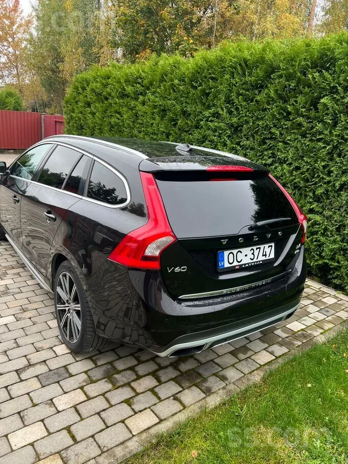 Volvo V60 2013 photo 2