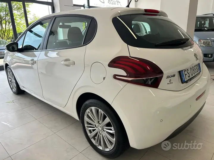Peugeot 208 2018 photo 4