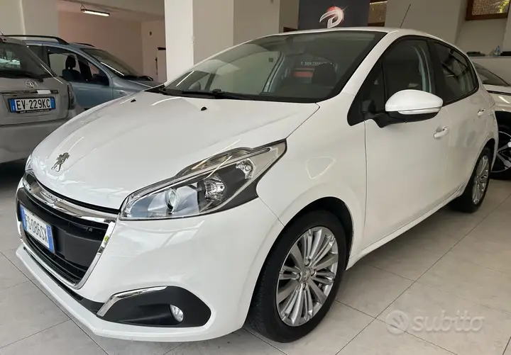 Peugeot 208 2018 photo 3