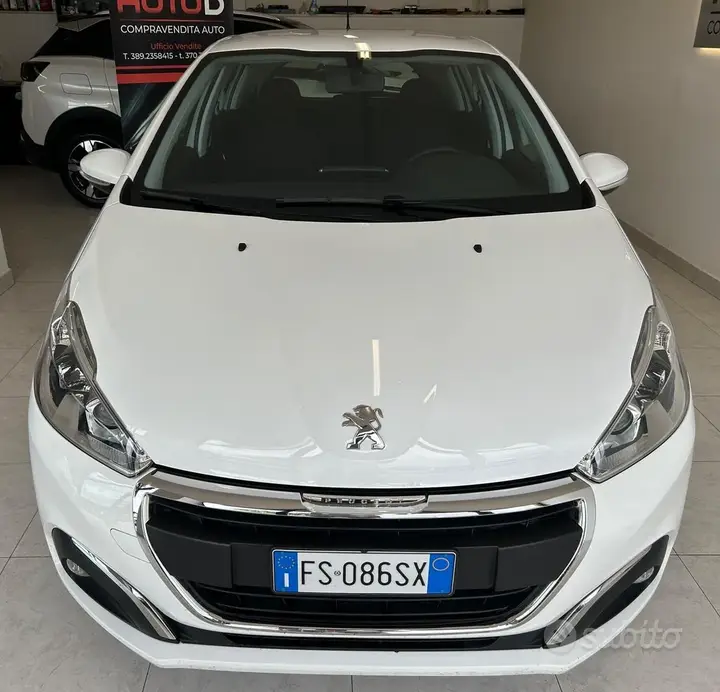 Peugeot 208 2018 photo 2