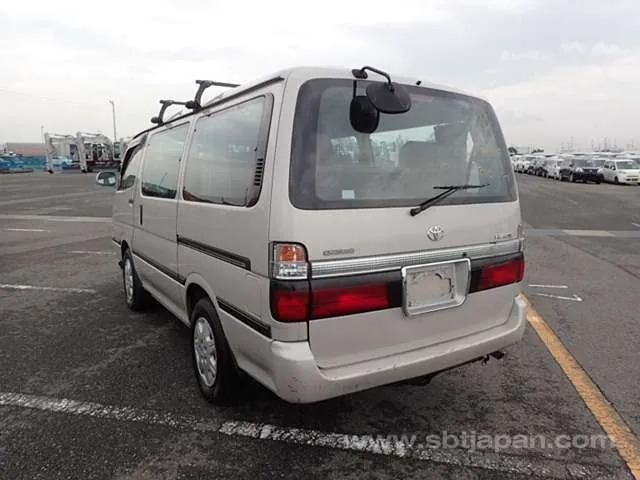Toyota Hiace 2001 photo 3