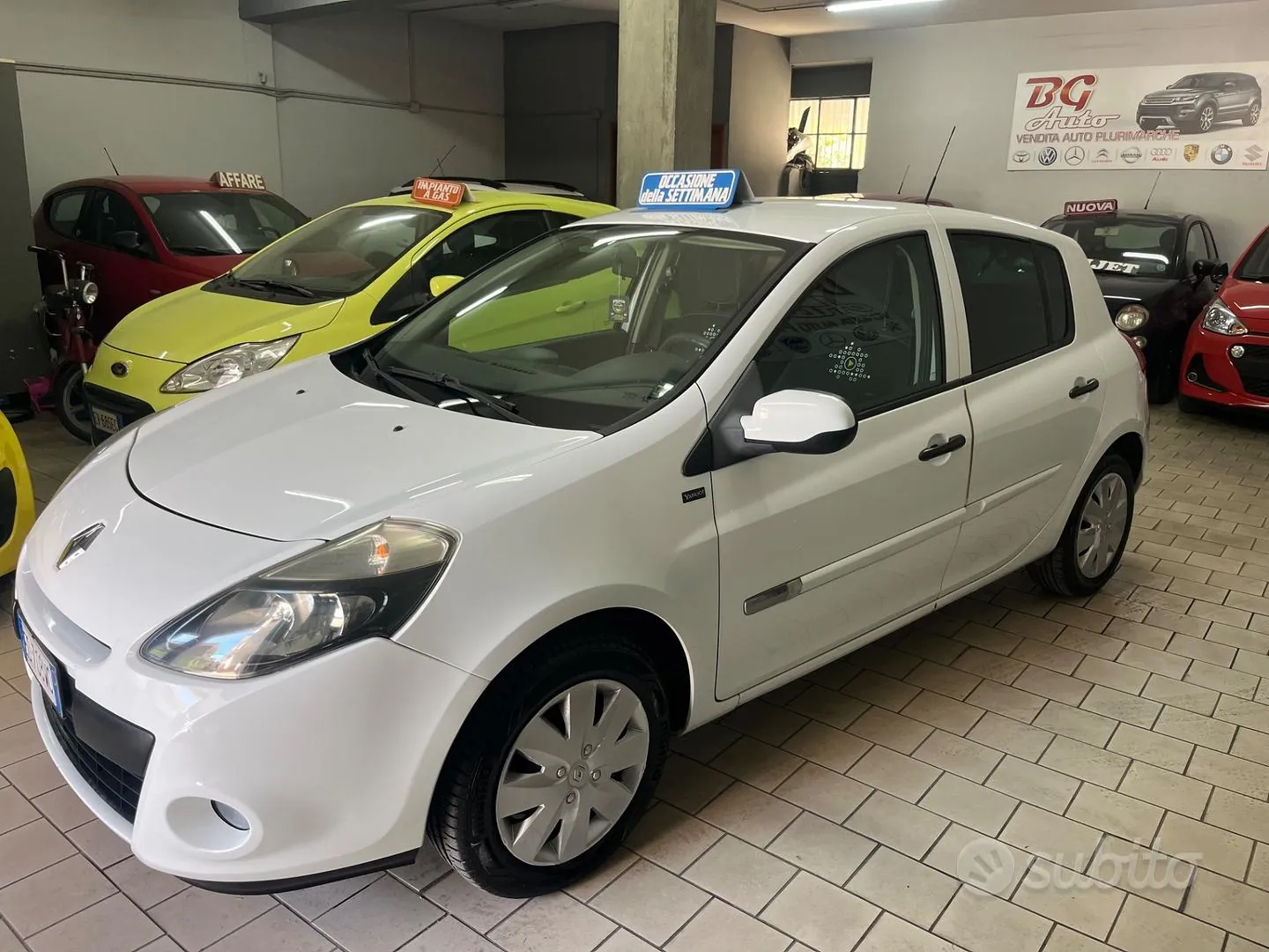 Renault Clio 2011 photo 2