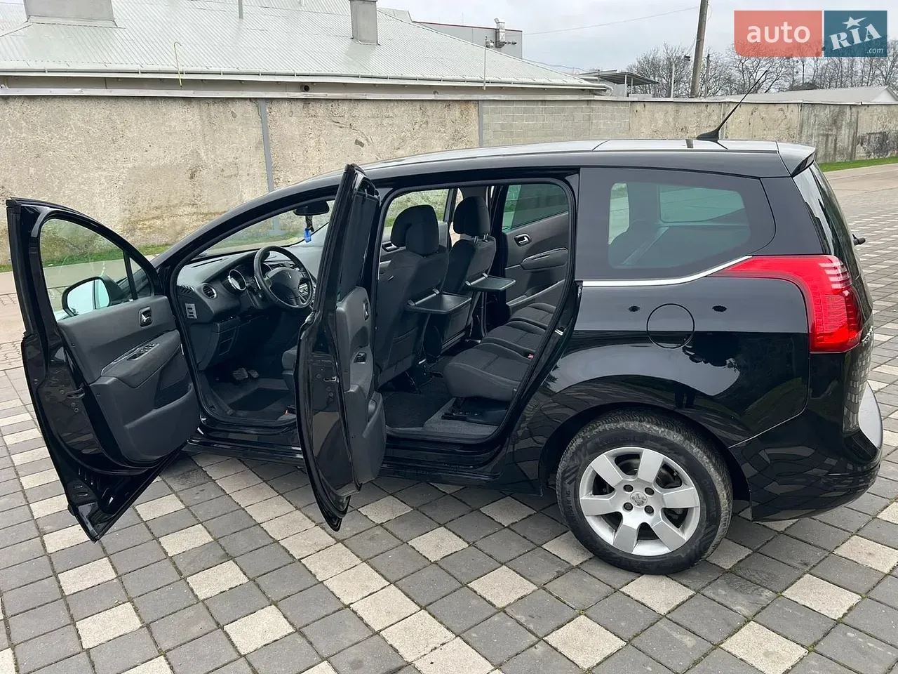 Peugeot 5008 2013 photo 3
