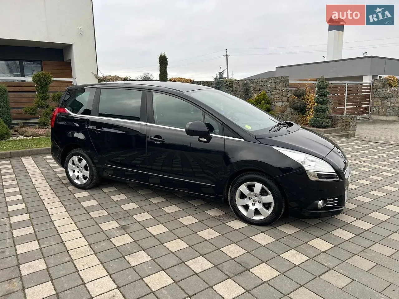 Peugeot 5008 2013 photo 2
