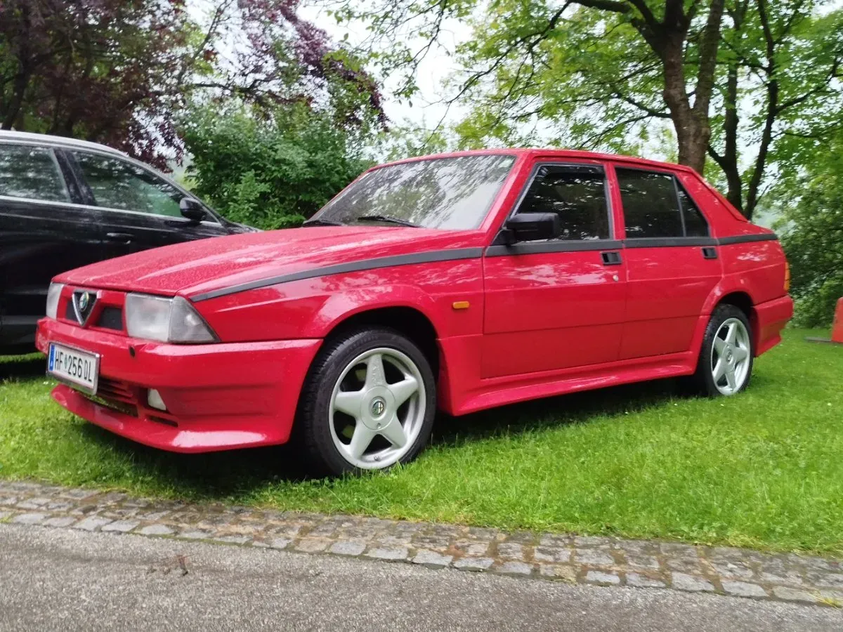 Alfa Romeo 75