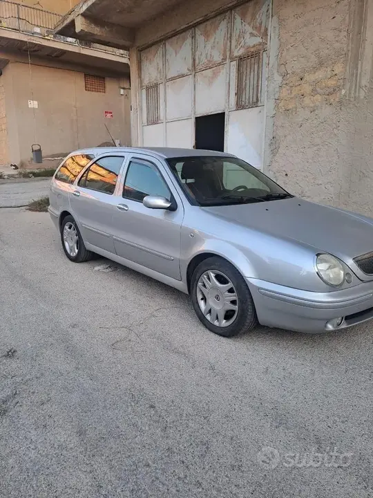 Lancia Lybra 2005 photo 2