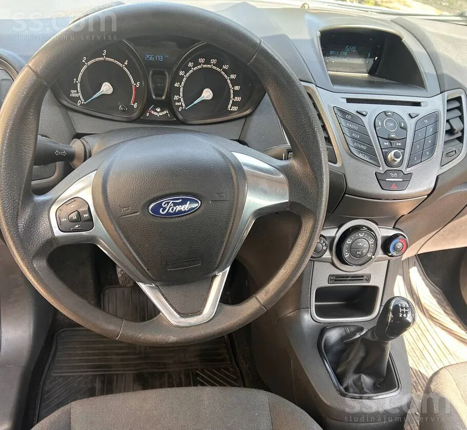 Ford Fiesta 2016 photo 3