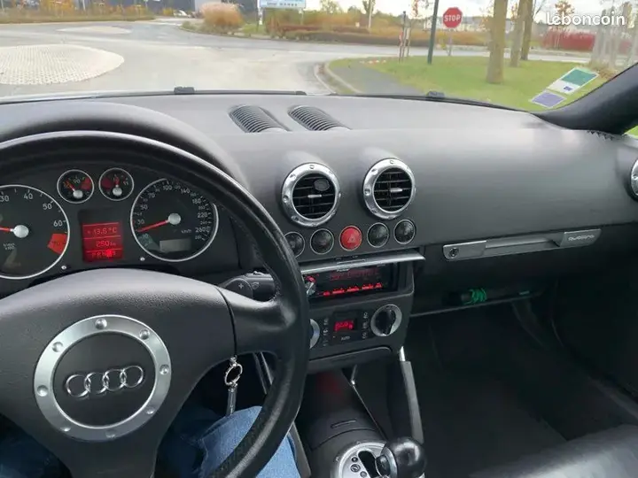 Audi Tt 2003 photo 2