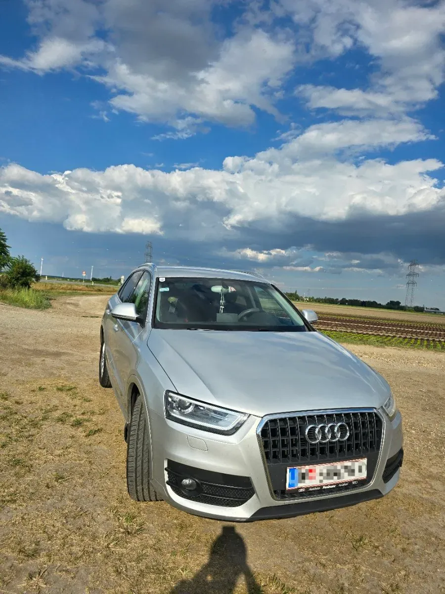 Audi Q3 2012 photo 2