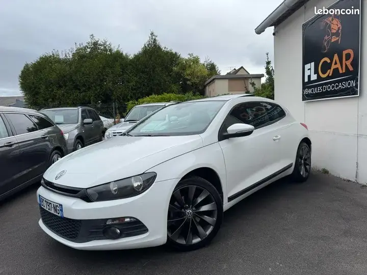 Volkswagen Scirocco 2010 photo 2