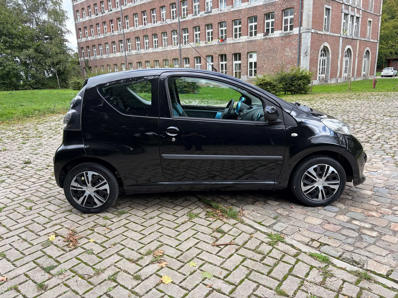 Peugeot 107 2008 photo 4