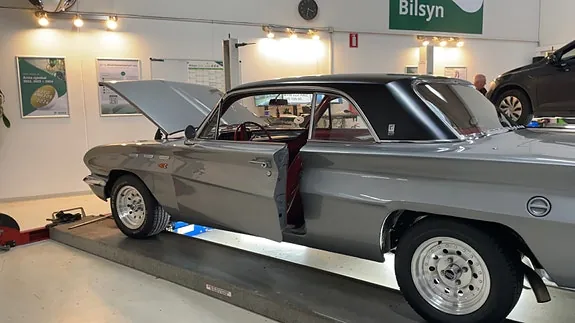 Buick Skylark 1962 photo 3