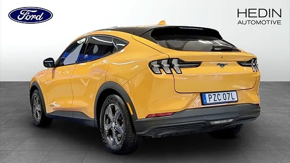 Ford Mustang Mach-E 2022 photo 2