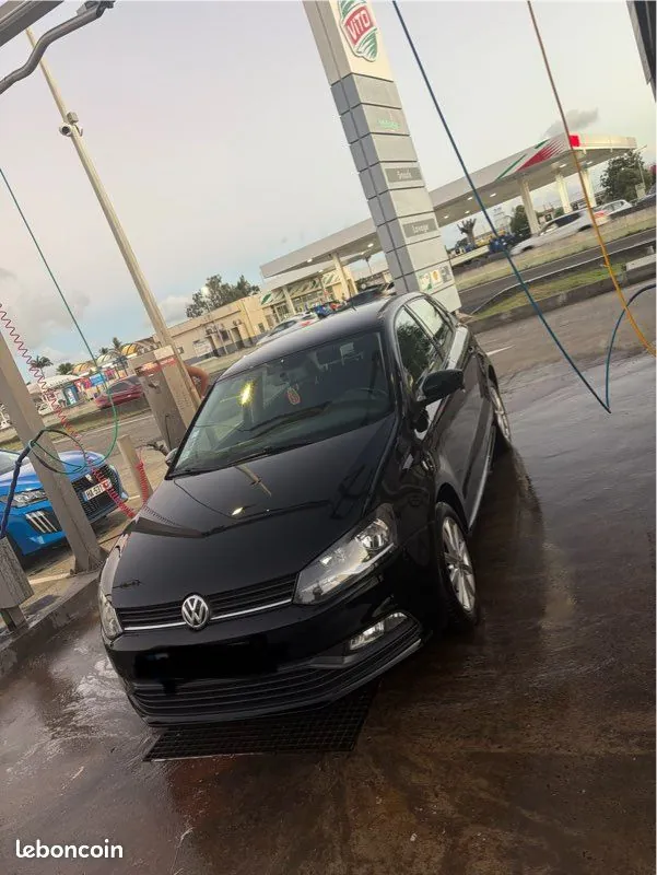 Volkswagen Polo 2015 photo 2