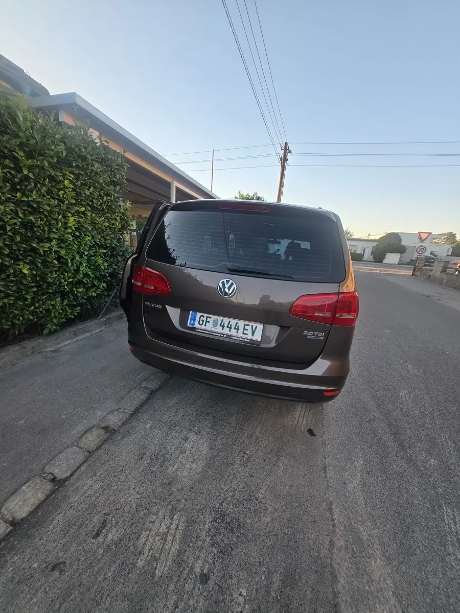 Volkswagen Sharan 2011 photo 2