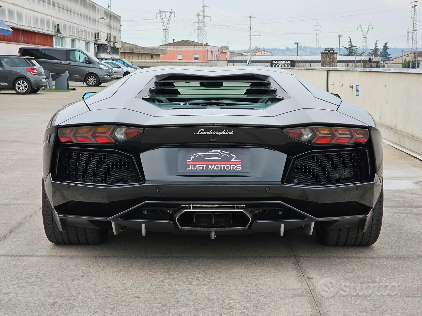 Lamborghini Aventador 2013 photo 4