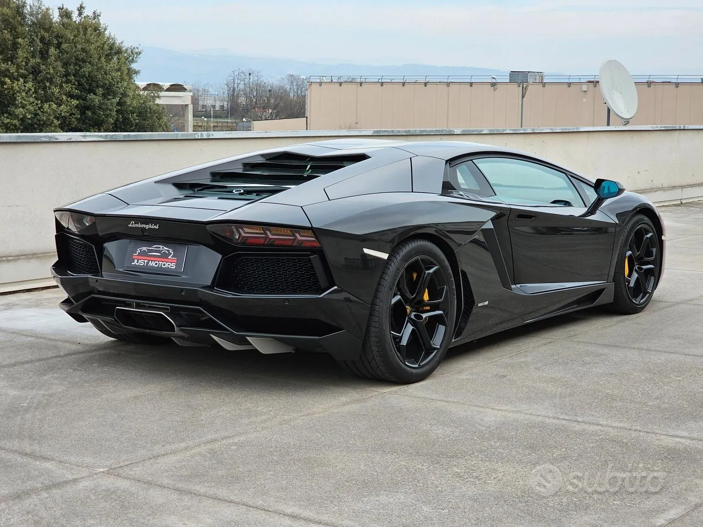Lamborghini Aventador 2013 photo 5