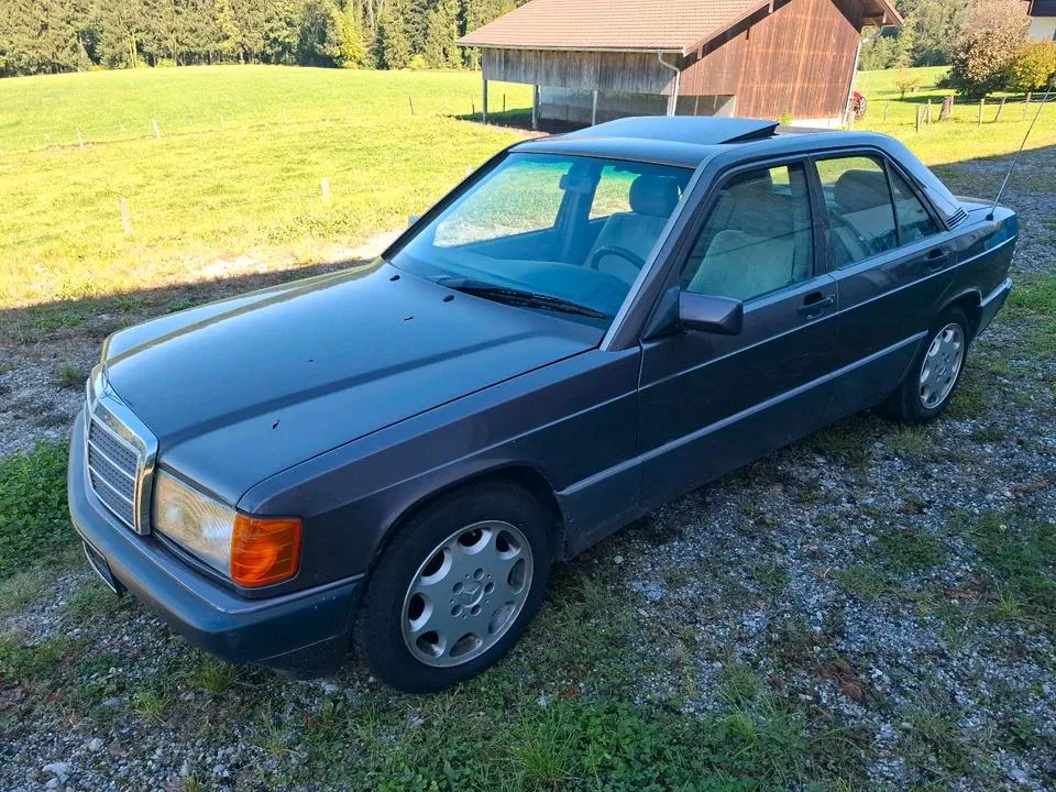 Mercedes-Benz 190 E
