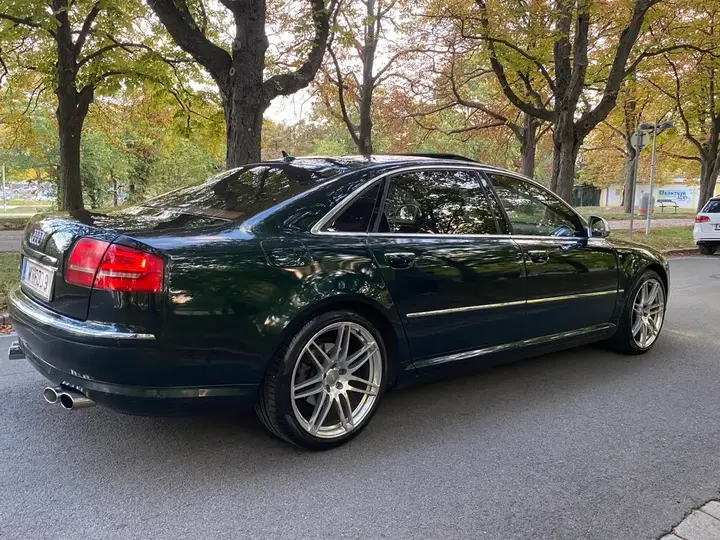Audi A8 2009 photo 3