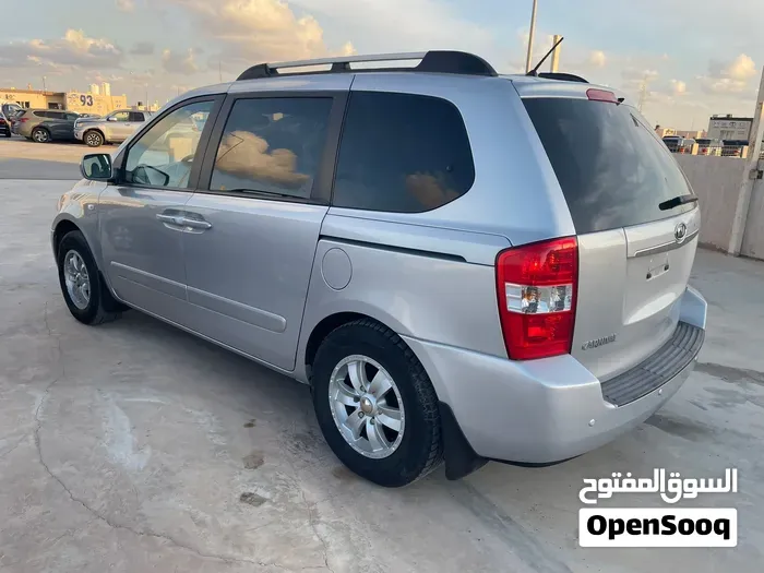 Kia Carnival 2008 photo 4